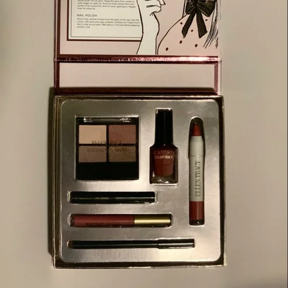 Makeup set - Picture 2 of 3